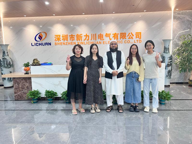 लिचुआनले पाकिस्तानी ग्राहकहरूलाई कारखाना भ्रमण गर्न न्यानो स्वागत गर्दछ